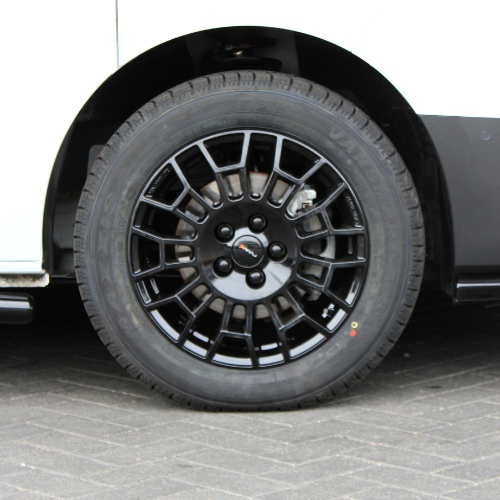 [113WS1] Velgenset RUUUD Ghent 17 inch gloss black Renault Trafic 2022+